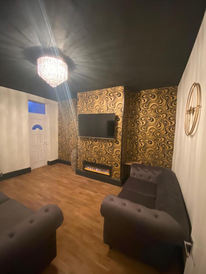 Ideal Abode Leonard Честър Екстериор снимка