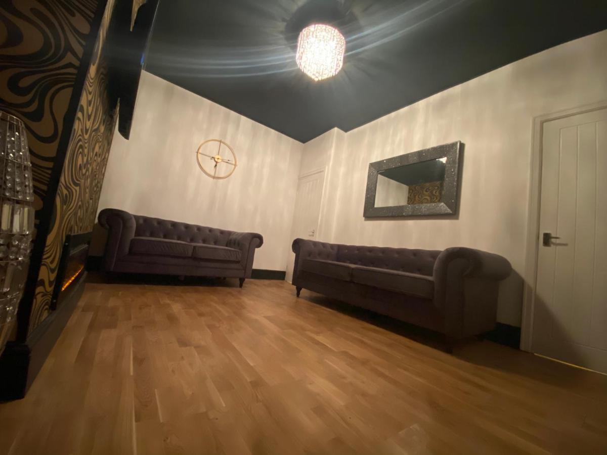 Ideal Abode Leonard Честър Екстериор снимка