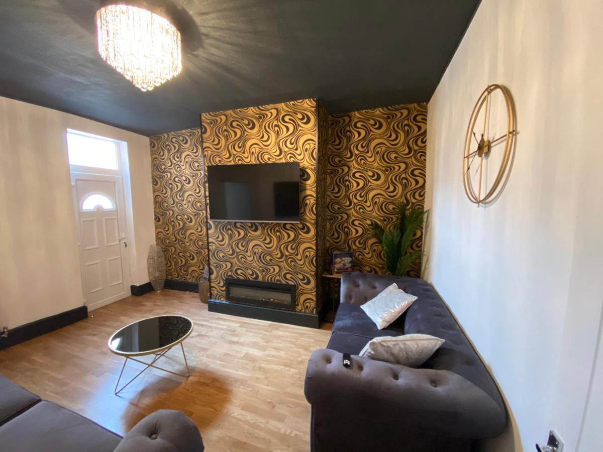 Ideal Abode Leonard Честър Екстериор снимка