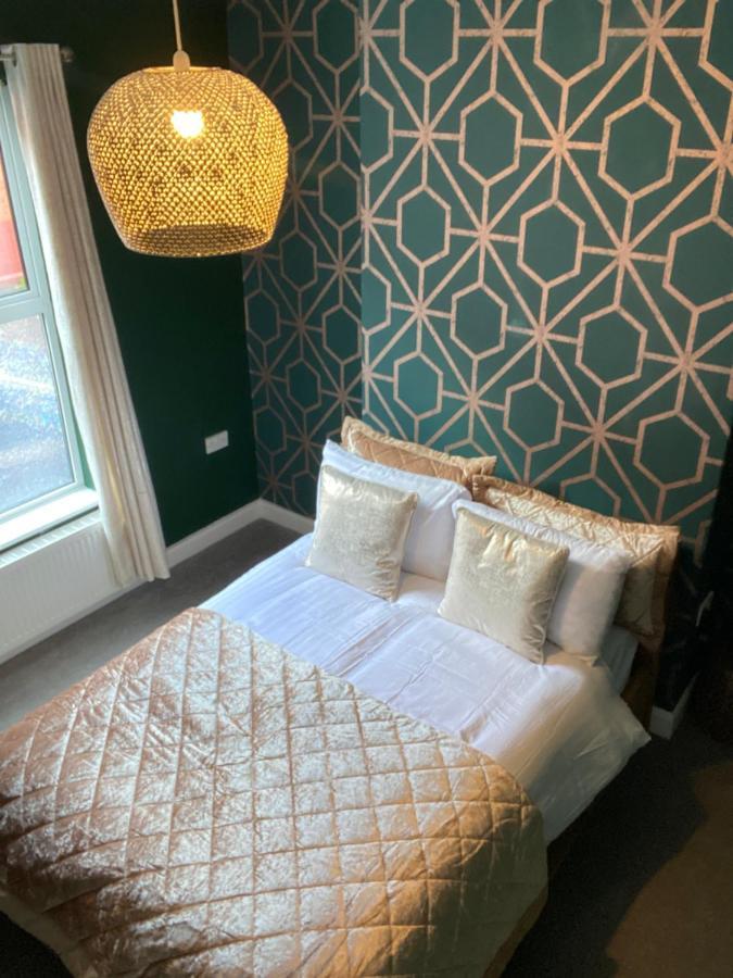 Ideal Abode Leonard Честър Екстериор снимка